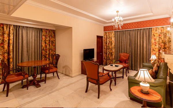 Hotel Hardeo Suite Room